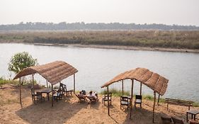 Hotel Jungle Wildlife Camp Sauraha Exterior photo