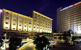 Grace Hotel Bangkok Exterior photo