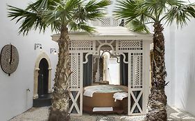 Hotel Riad Baladin As-Suwajra Exterior photo