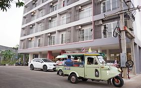 Chompu Nakarin Apartment Trang Exterior photo