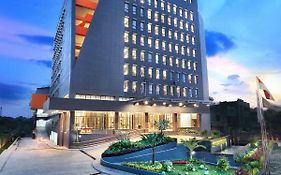 Hotel Harper Palembang By Aston Exterior photo