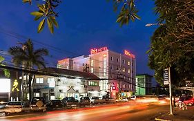 Hotel Ibis Vientiane Nam Phu Exterior photo