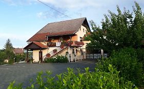 Hotel Family Puskaric Slunj Exterior photo