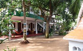 Rupa'S Hotel Arugam Bay Exterior photo