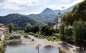 Hotel Al Vicolo Del Gallo Varallo Exterior photo