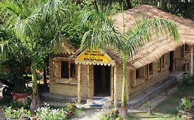 Eden Jungle Resort Sauraha Exterior photo