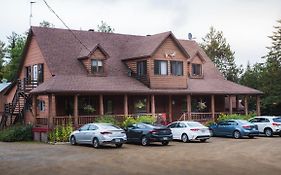 L'Auberge Refuge Du Trappeur Saint Mathieu Du Parc Exterior photo