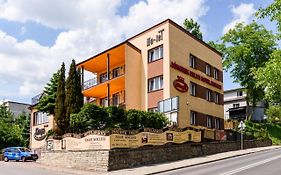 Ośrodek Usług Hotelarskich Kinga Wieliczka Exterior photo