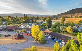 Parklands Motorlodge & Holiday Park Turangi Exterior photo