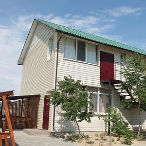 Hotel Kottedzhi "Family Rest" Kyryliwka Exterior photo