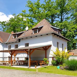 Hotel Penzion Pratr Trzeboń Exterior photo