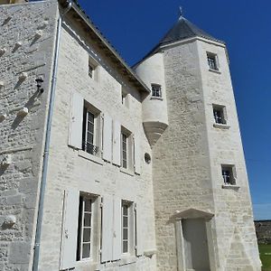 Bed and Breakfast Logis De Pierre Levee Bessines Exterior photo