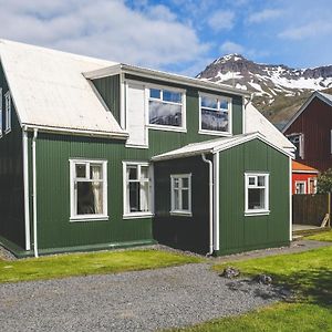 Hotel Aldan - The Old School Apartment Seyðisfjörður Exterior photo