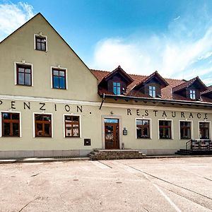 Hotel Penzion A Restaurace U Reky Ledeč nad Sázavou Exterior photo