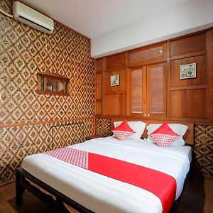 Oyo 4016 Tan Jokteng Guest House Jogyakarta Exterior photo