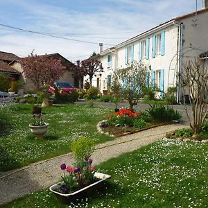 Bed and Breakfast Les Hirondelles Du Paradis 6 Rue Des Oiseaux Beaulieu-sur-Sonnette Exterior photo