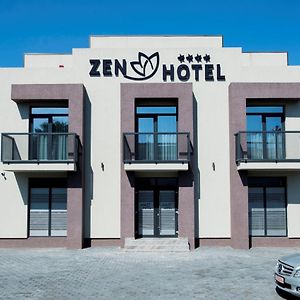 Zen Hotel Fokszany Exterior photo