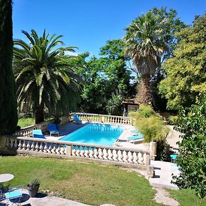 Bed and Breakfast Le Mas Des Agapes Beaucaire  Exterior photo