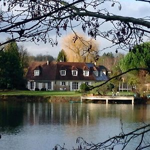 Bed and Breakfast La Maison Du Lac Auvers-sur-Oise Exterior photo