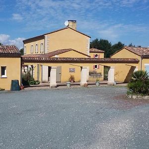 Bed and Breakfast La Marviniere Saint-Bonnet-sur-Gironde Exterior photo