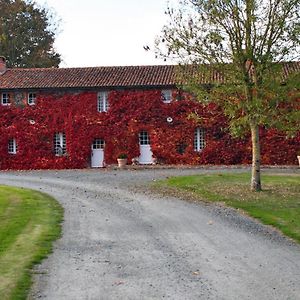 Bed and Breakfast Grange Des Roches Moussets Les Cerqueux-de-Maulévrier Exterior photo