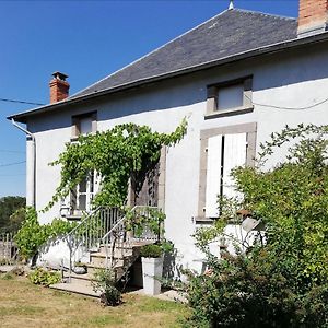 Bed and Breakfast Chambre D'Hote Equestre Au Petit Bonheur Chateldon Exterior photo