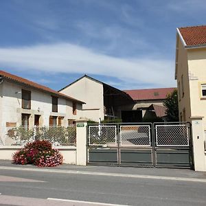 Bed and Breakfast Cour La Dame Chez Beatris Et Christophe Janson Les Grandes-Loges Exterior photo