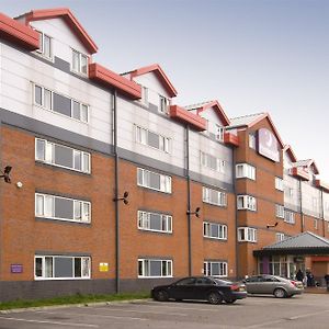 Premier Inn Manchester Old Trafford Exterior photo