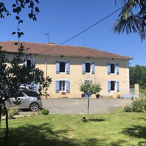 Bed and Breakfast Chez Nicole Et Michel Monlezun Exterior photo