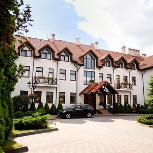 Hotel Zoloto Karpat Stryj Exterior photo