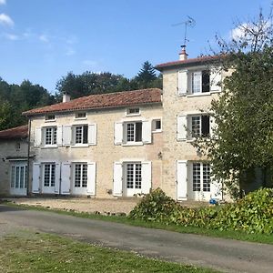 Bed and Breakfast Moulin Sous La Vergne Nanteuil-en-Vallée Exterior photo