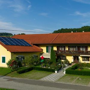 Bed and Breakfast Gaestehaus Strini Jennersdorf Exterior photo