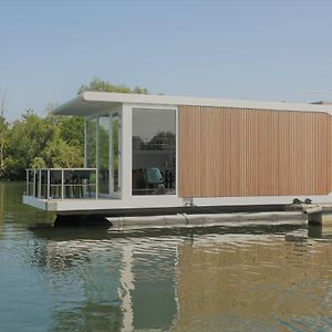 Willa Houseboat Martinique Maastricht Exterior photo