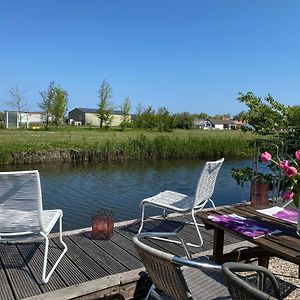 Willa Ferienpark Vislust Ferienhaus Balu Mit Eigenem Steiger Zum Angeln Ijsselmeer Niederlande Wervershoof Exterior photo