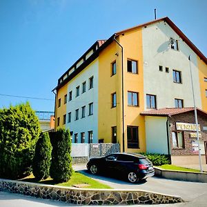 Hotel Penzion Domes Czadca Exterior photo