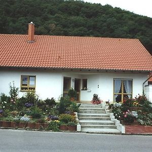 Apartament Haus Am Fuerstenweg Neustadt an der Weinstraße Exterior photo