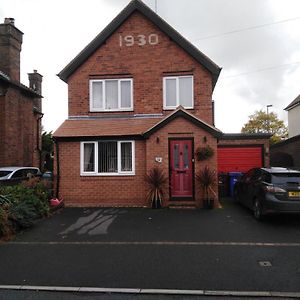 Bed and Breakfast 24 Fairfield Road Uttoxeter Exterior photo