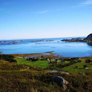 Willa Akselhuset-Koselig Hus Rett Ovenfor Kaikanten Midt I Lofoten Sennesvik Exterior photo