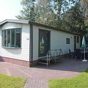 Willa Detached Chalet With A Dishwasher At 21 Km. From Leeuwarden Suameer Exterior photo