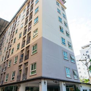 Apartament Fenix Pathum Thani Exterior photo