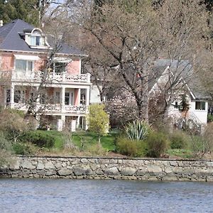 Hotel Lipton Place By Elegant Waterfront Victoria Exterior photo