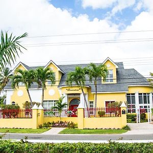 Brownstone Guesthouses Nassau Exterior photo