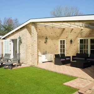 Willa Bungalow Between Amsterdam And Haarlem With Sauna Vijfhuizen Exterior photo