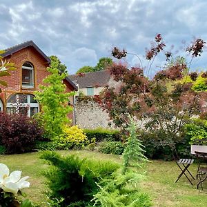 Hotel Fab House - Les Maisons Fabuleuses Senlis  Exterior photo