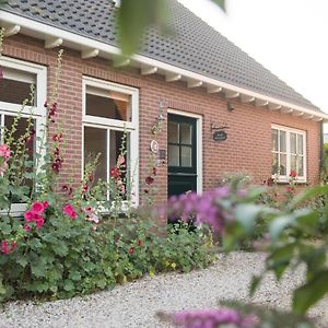 Bed and Breakfast Broeks' Bed En Brood Meerkerk Exterior photo