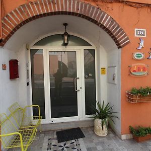 Bed and Breakfast Due Passi Dal Mare Ceriale Exterior photo