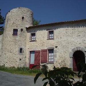 Bed and Breakfast La Tour Des Laudes Breuil-Barret Exterior photo