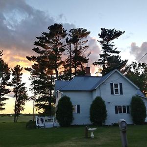 Willa Quiet Farmhouse Retreat With Fire Pit - Pets Welcome Milltown Exterior photo