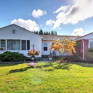 Cozy Ellsworth Home With Yard, 15 Mi To Acadia! Exterior photo