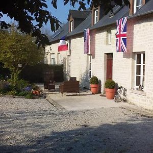 Bed and Breakfast Chambre De Rose - Le Refuge Des Parachutistes - En Bordure Du Marais Neuville-au-Plain Exterior photo